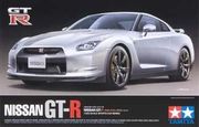 Nissan R35  GT-R   1/24 koottava pienoismalli   