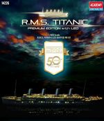R.M.S TITANIC Premium Limited Edition  led valoilla  1/400