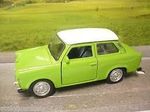 Trabant 601 1/32 vihreä/valkoinen katto pienoismalli 